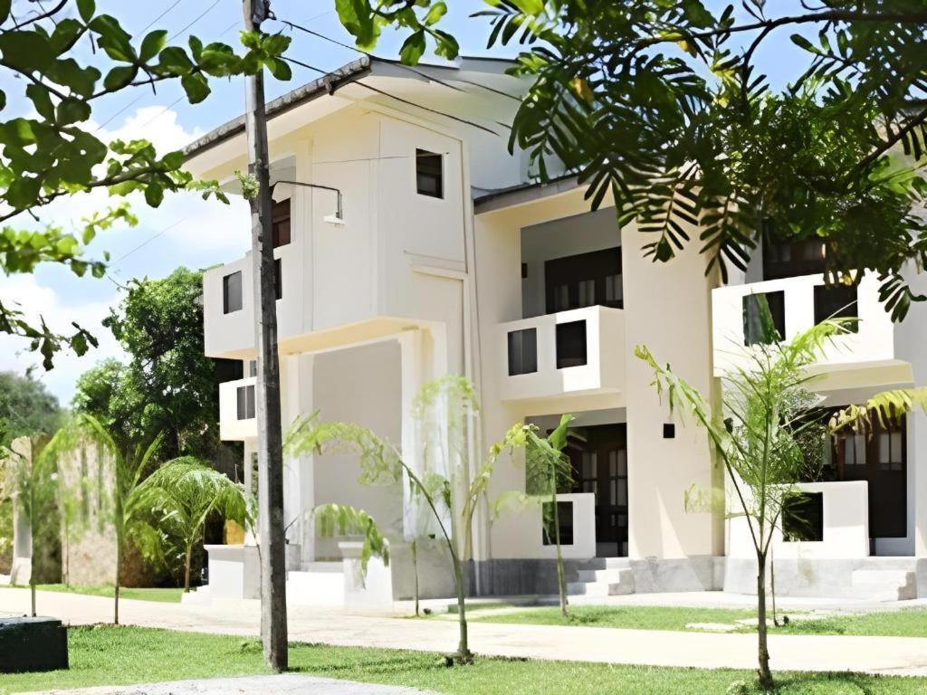 (5000 m²), 7 Schlafzimmer und 7 eigene Badezimmer in Yala Tissamaharama Exterior foto