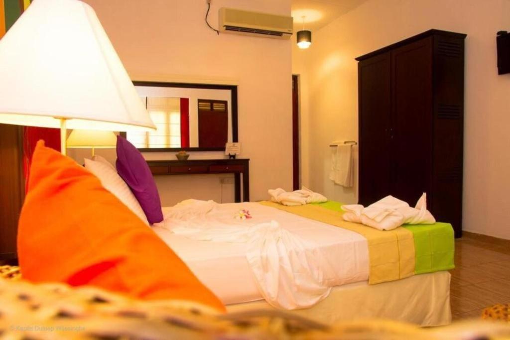 (5000 m²), 7 Schlafzimmer und 7 eigene Badezimmer in Yala Tissamaharama Exterior foto